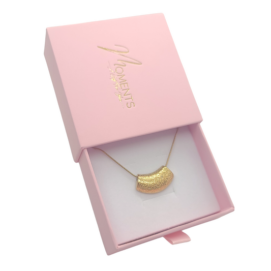 Delicate Necklace with Irregular Pendant