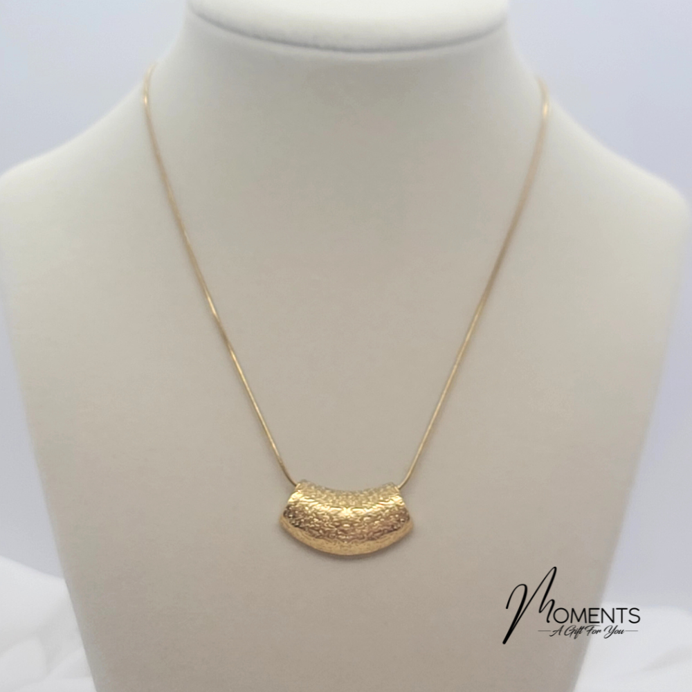 Delicate Necklace with Irregular Pendant